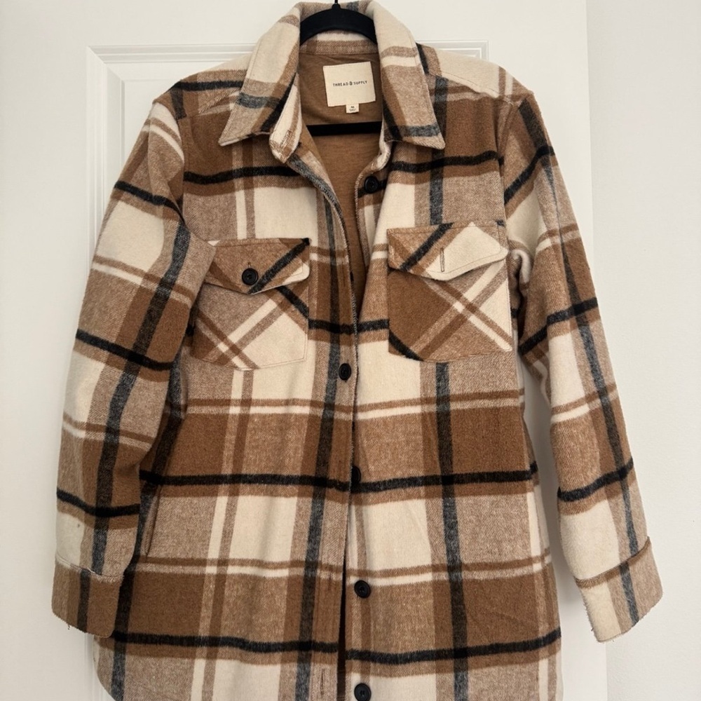 Thread & Supply women’s brown plaid button fleece shacket jacket size medium - Picture 2 of 4
